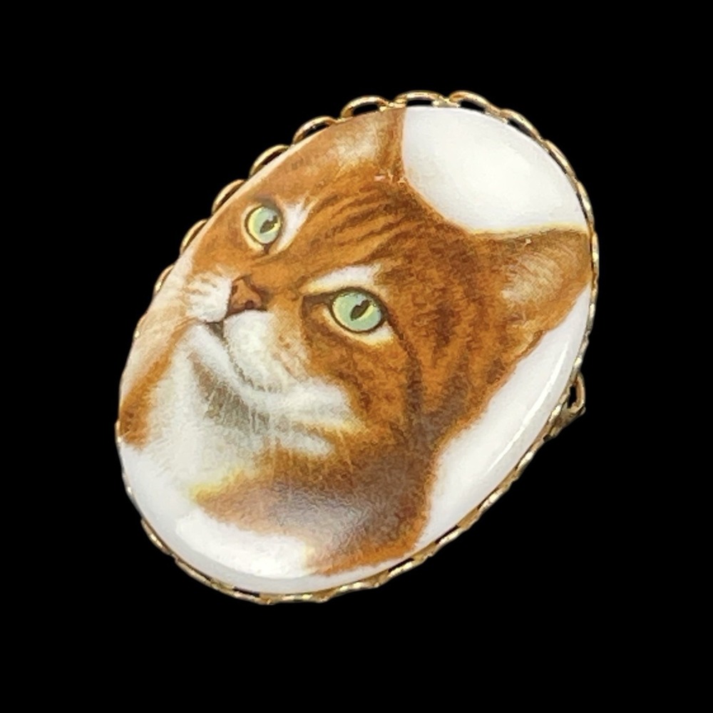 Vintage Orange Tabby Cat Porcelain Brooch Pin Gold Filigree Oval Figural 1.5" - Picture 2 of 6